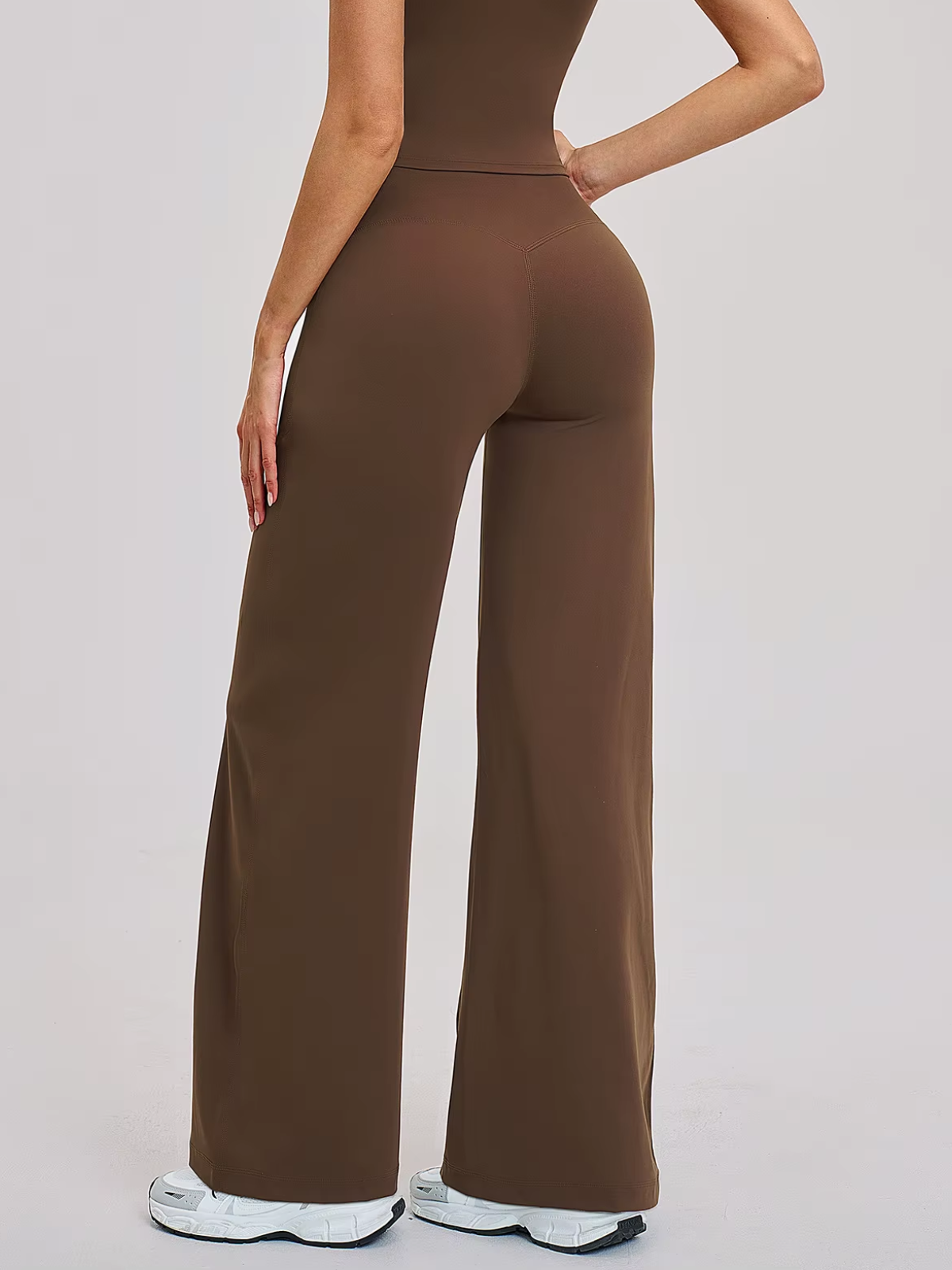 Pantalon évasé ajusté
